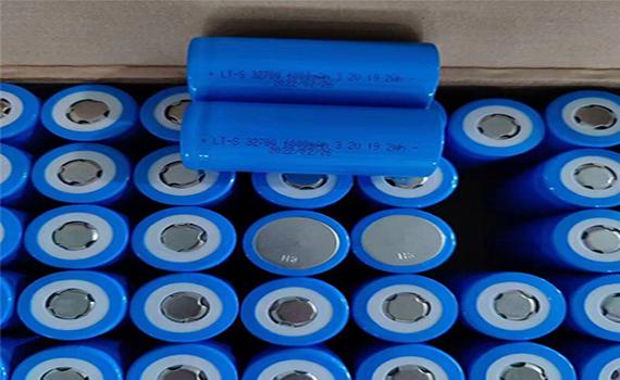 平頂山鋰電窯爐外軌自動(dòng)循環(huán)線：細(xì)談溫度對(duì)磷酸鐵鋰電池的影響