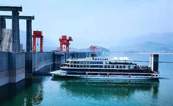呂梁純電動游輪“長江三峽1”助力長江航運綠色發(fā)展