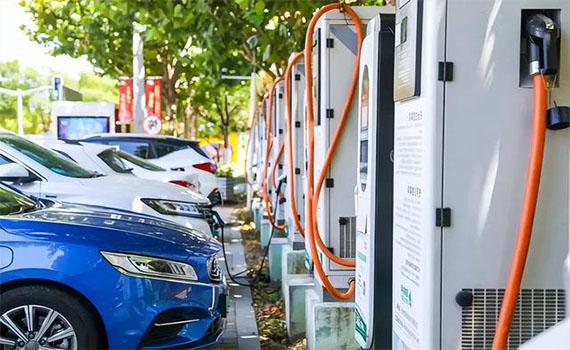 唐山山東高速充電站實(shí)現(xiàn)全時段綠電供應(yīng)，開啟新能源出行新篇章