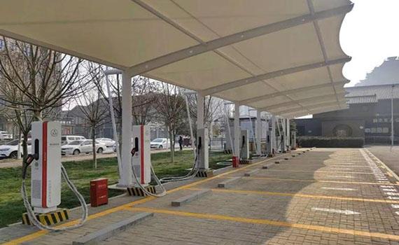 呂梁鶴壁市首座超級充電場站上線，助推新能源汽車發展