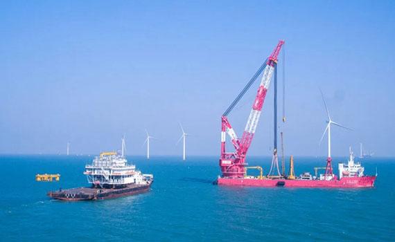 襄陽沖刺四季度 | 華能臨高海上風(fēng)電項(xiàng)目海上升壓站順利吊裝就位
