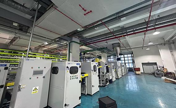 山東純電霸主地位動搖？混動路線全球逆襲背后的三重邏輯