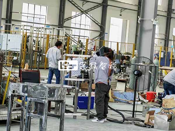 爭分奪秒忙生產  齊心協力沖目標